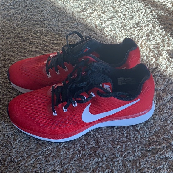 red nike tennis shoes